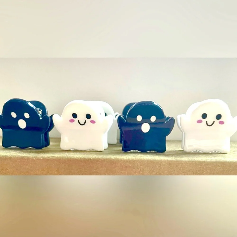 Halloween! 6 Ghost Hair Clips!! Great for Halloween Costume! Cute Ghost clips!